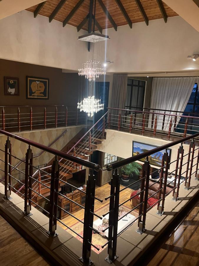 Florances Rest House Nairobi Buitenkant foto