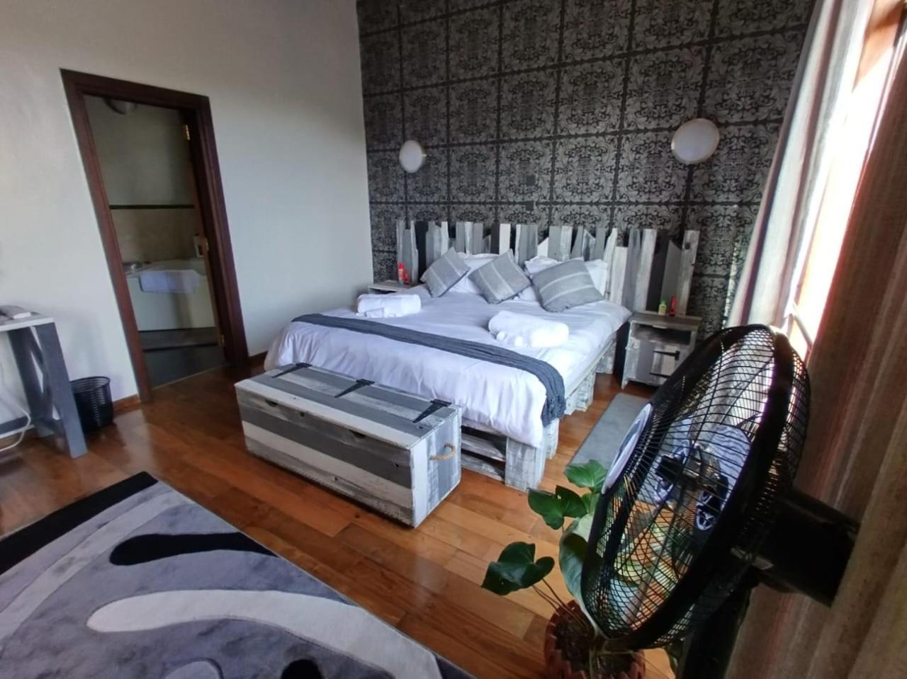 Florances Rest House Nairobi Buitenkant foto