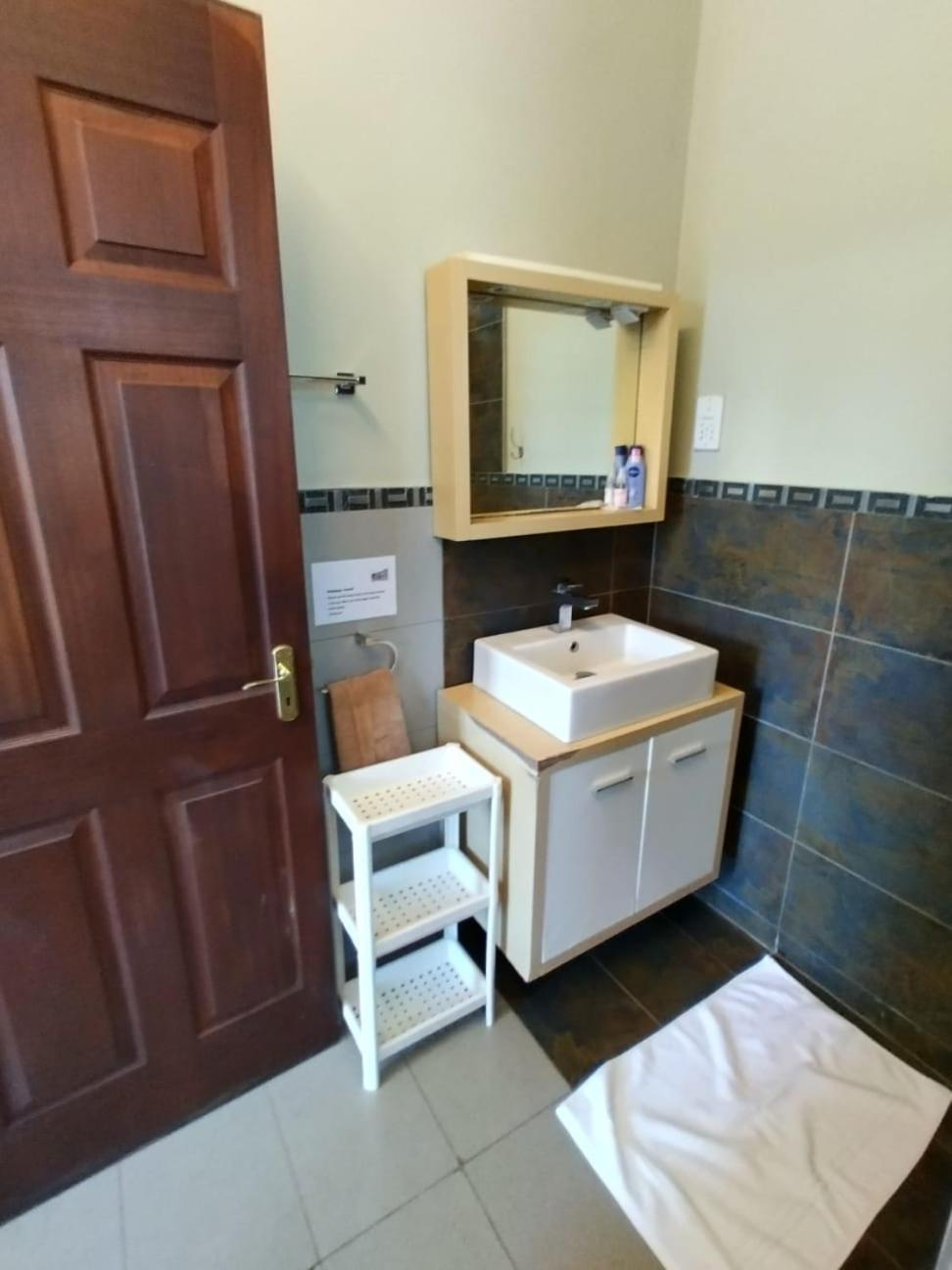 Florances Rest House Nairobi Buitenkant foto