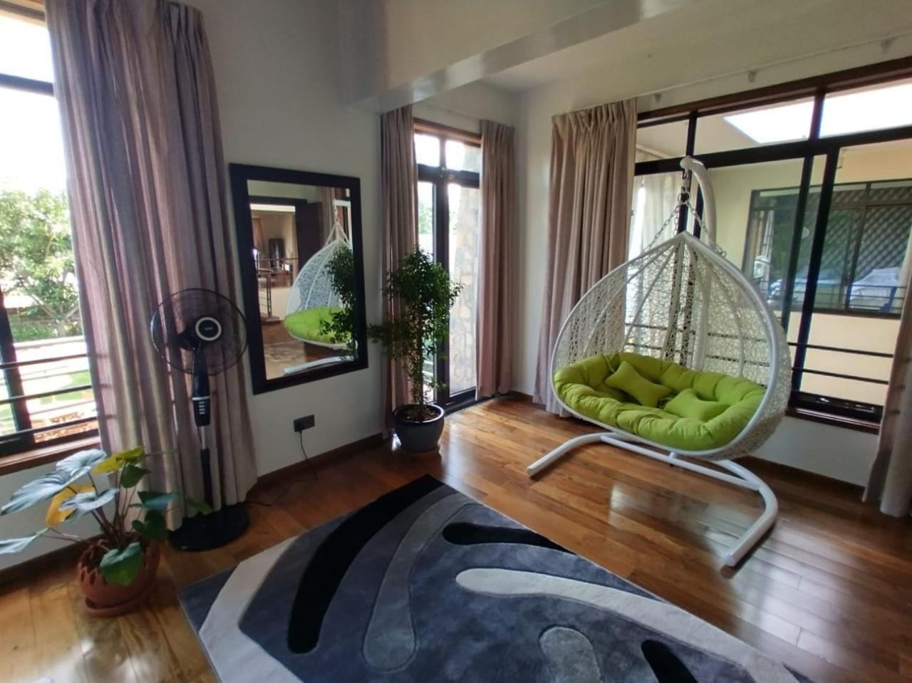 Florances Rest House Nairobi Buitenkant foto